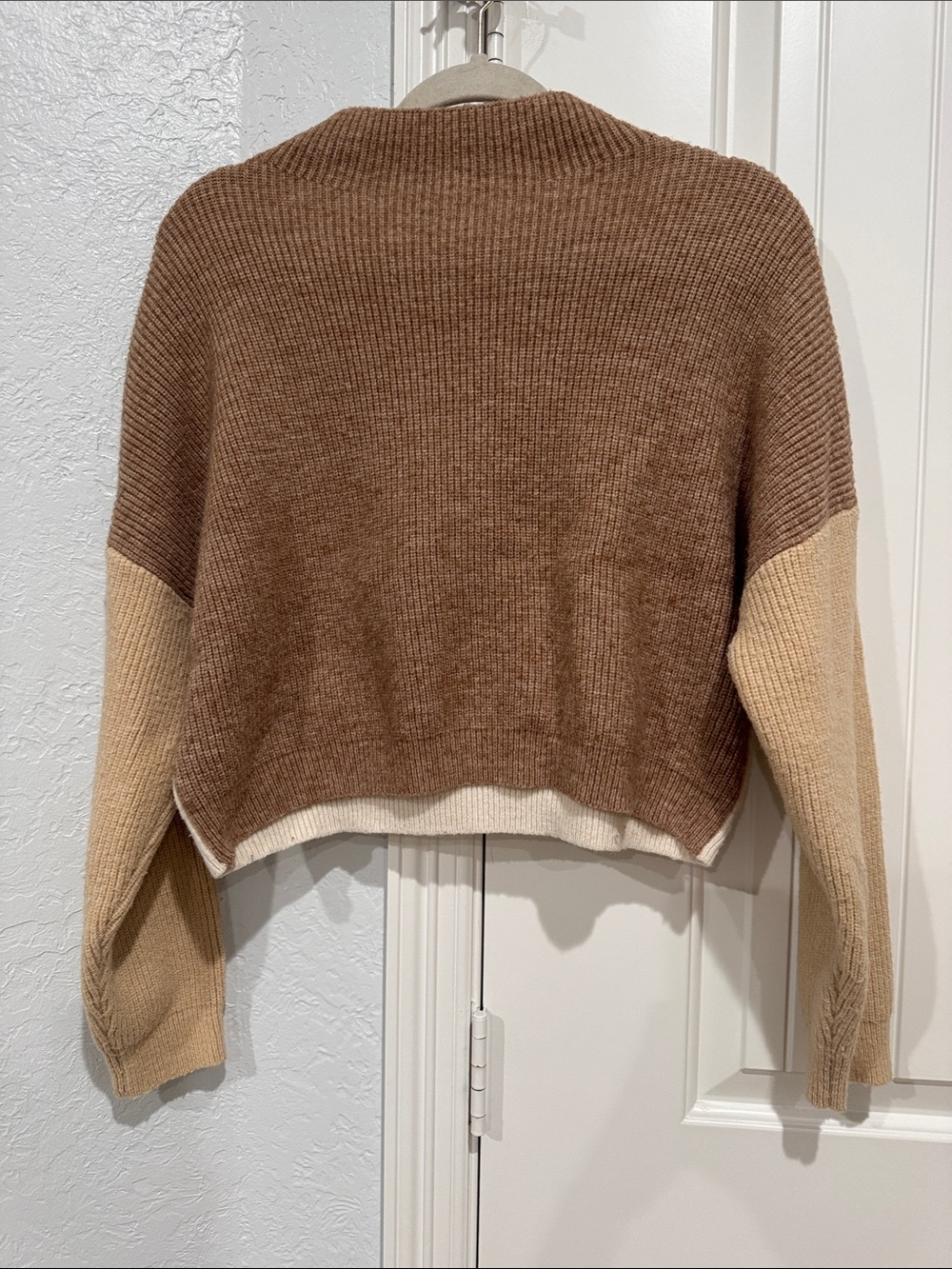 Le Lis Brown & Cream Cropped Colorblock Sweater